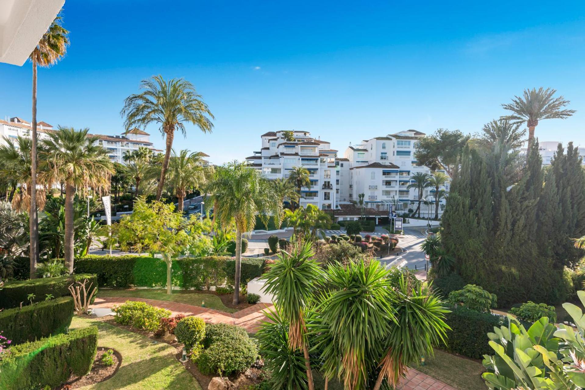 Banus Luminoso Con Vistas Al Mar Lejlighed *
